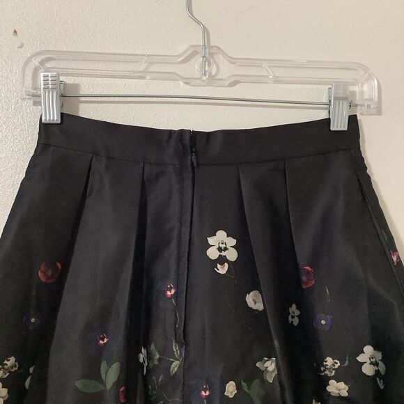 H&M Black Floral Preppy Academic Satin Dark Fairy Pleated Mini Skirt Size 4 - Picture 5 of 7
